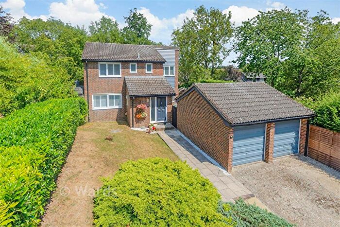 4 Bedroom Detached House For Sale In Redhill Wood, New Ash Green, Kent, DA3