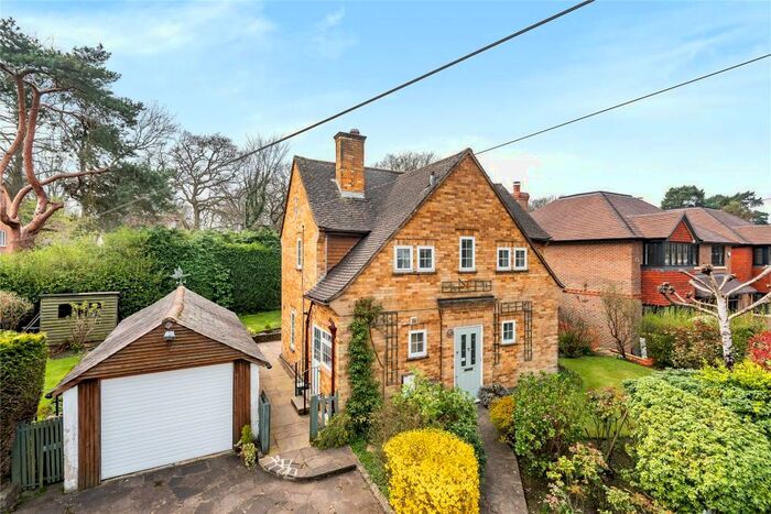 4 Bedroom Detached House To Rent In Woking, GU22