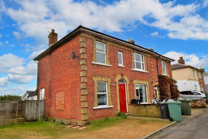 3 Bedroom Semi-Detached House To Rent In Bettesworth Road, Ryde, PO33