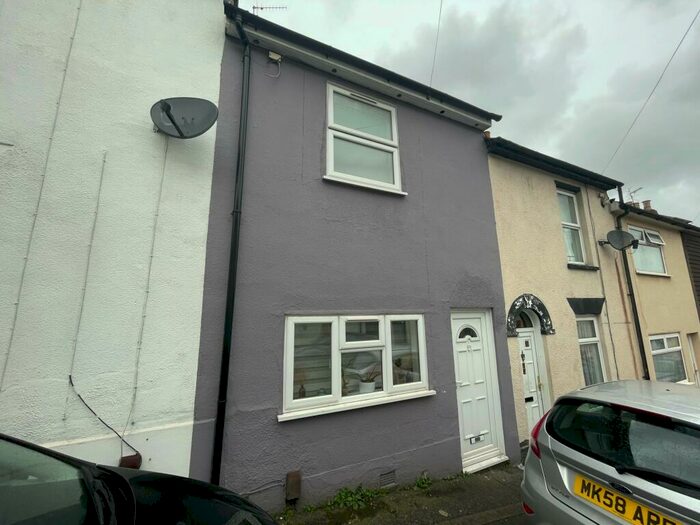 3 Bedroom House To Rent In Otway Street, Chatham, ME4