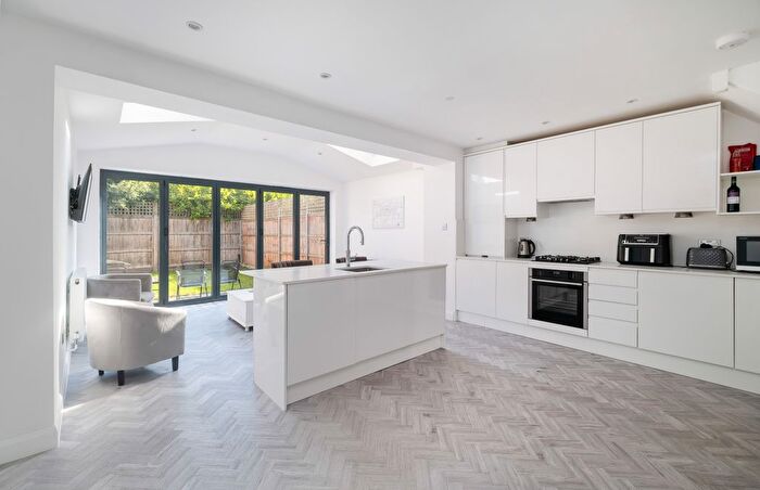 3 Bedroom End Terrace House For Sale In The Glebe, London, SE3