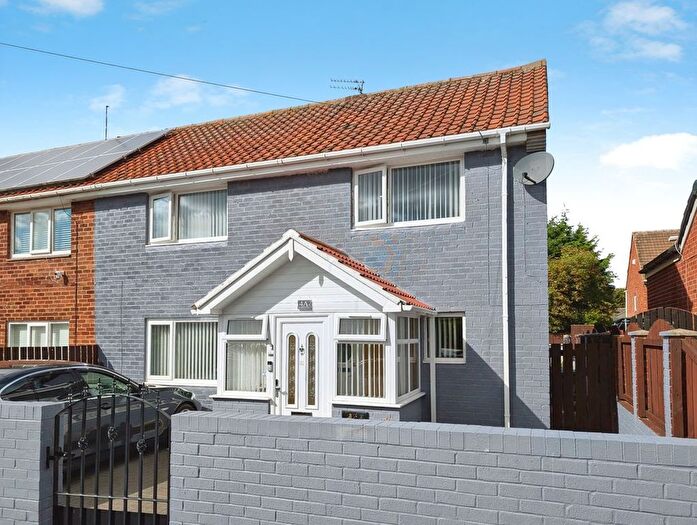 2 Bedroom Semi-Detached House For Sale In Southmead Avenue, Blakelaw, Newcastle Upon Tyne, NE5