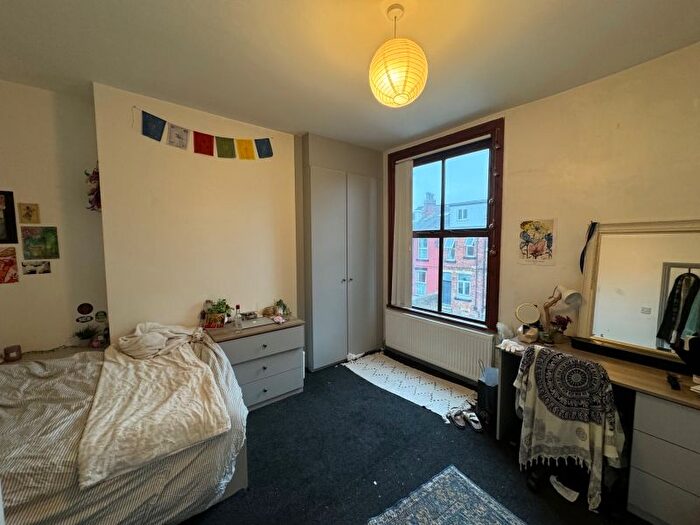 6 Bedroom Terraced House To Rent In Ebberston Terrace, Hyde Park, Leeds, LS6