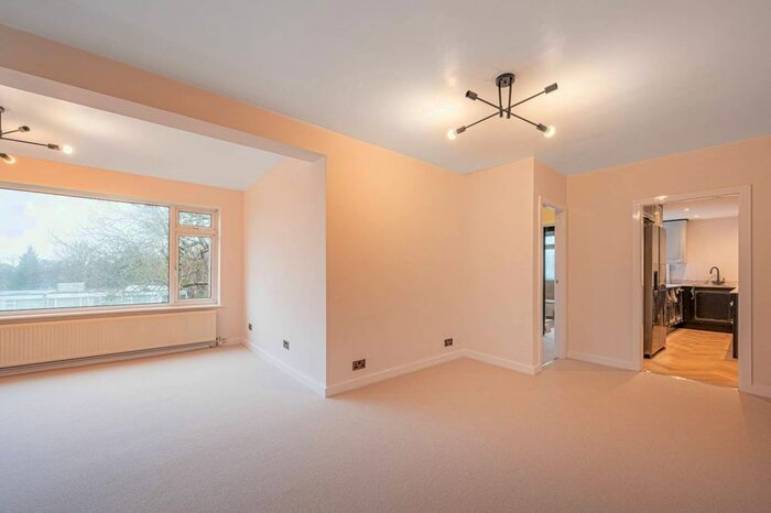 2 Bedroom Flat To Rent In Greville Lodge, Woodside Park, London, N12