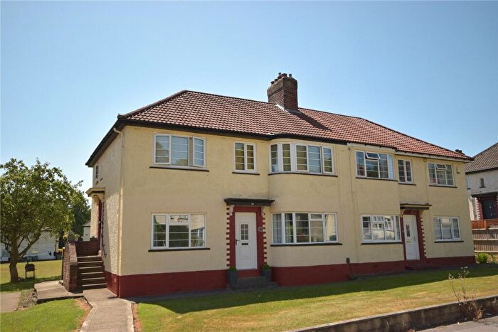 2 Bedroom Apartment For Sale In Redesdale Gardens, Leeds, West Yorkshire, LS16