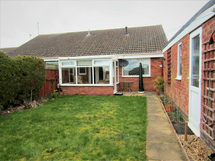 2 Bedroom Bungalow To Rent In Deer Park Road, Langtoft, Peterborough, PE6