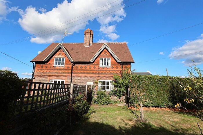 2 Bedroom Semi Detached House To Rent In Leigh, Tonbridge, TN11