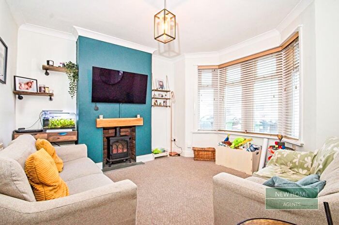 3 Bedroom Terraced House For Sale In Finchley Road, Fairwater, Cardiff, CF5