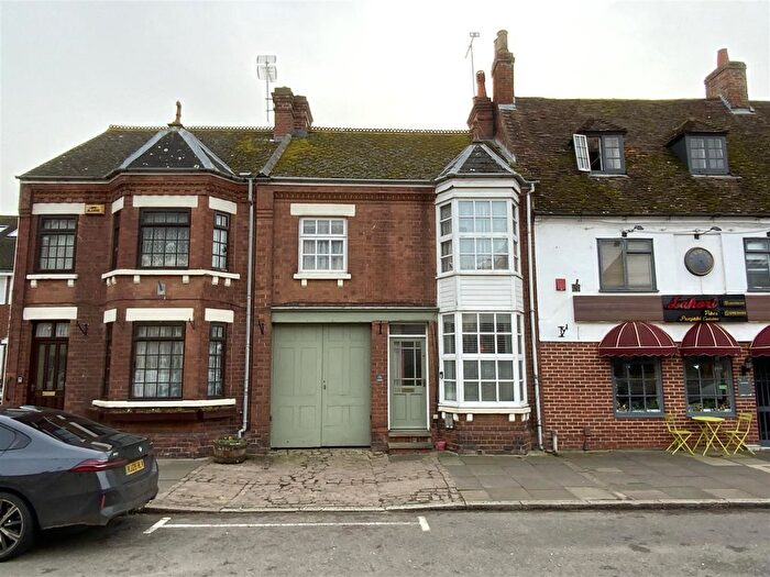3 Bedroom Terraced House For Sale In High Street, Stony Stratford, Milton Keynes, MK11