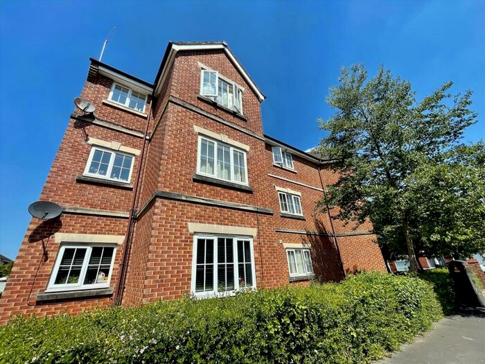 2 Bedroom Flat To Rent In Royal Drive, Fulwood, Preston, PR2