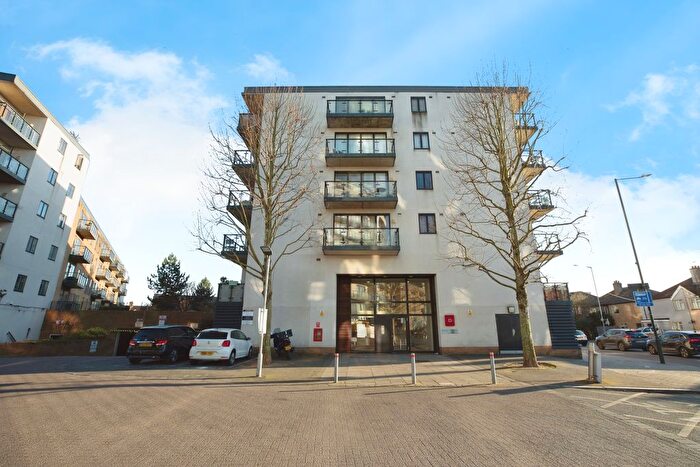 1 Bedroom Flat For Sale In Durnsford Road, London, SW19