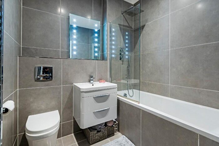 1 Bedroom Flat To Rent In Parkway, Chelmsford, Essex, CM2