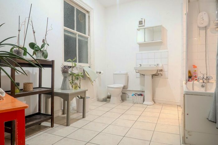6 Bedroom Terraced House To Rent In Victoria Park Road, Victoria Park, E9