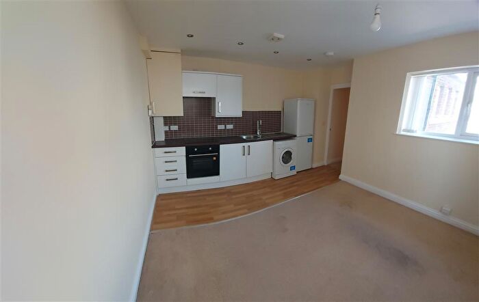 1 Bedroom Property To Rent In The Kingsway, Swansea, SA1