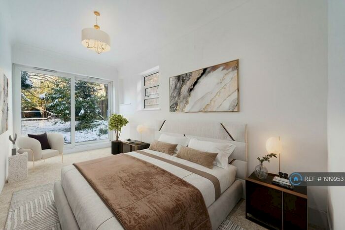 3 Bedroom Flat To Rent In Alexandra Grove, London, N12