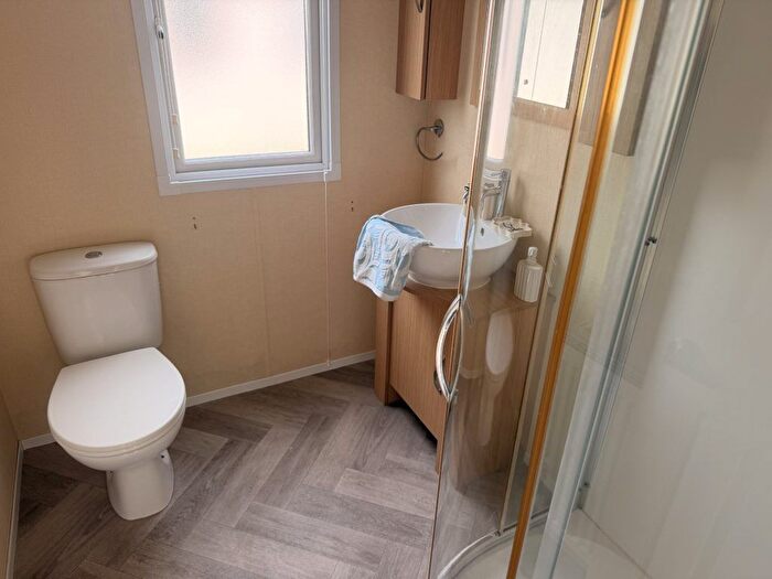 2 Bedroom Park Home For Sale In Beach Road, Hemsby, Great Yarmouth, NR29