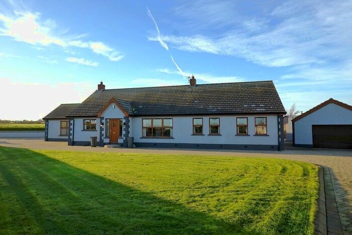4 Bedroom Equestrian Property For Sale In Bush Road, Ballyhalbert, Newtownards BT22