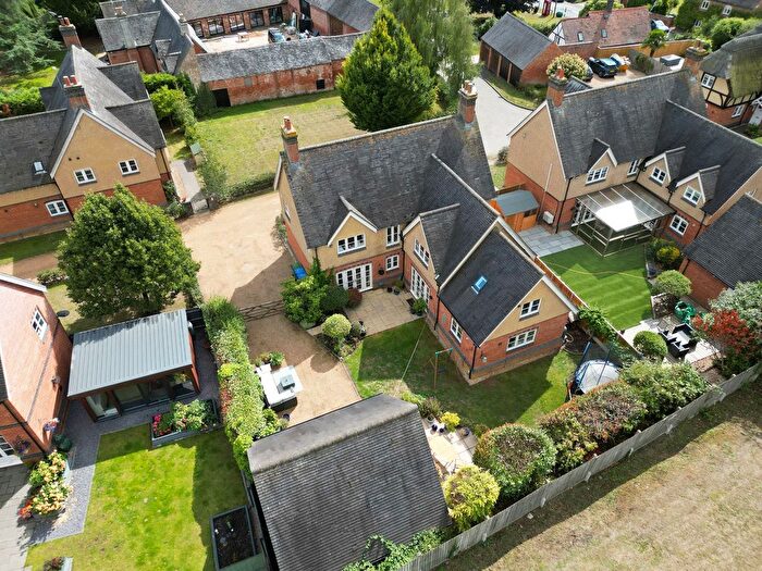 4 Bedroom Detached House For Sale In The Rickyard, Rugby, CV23