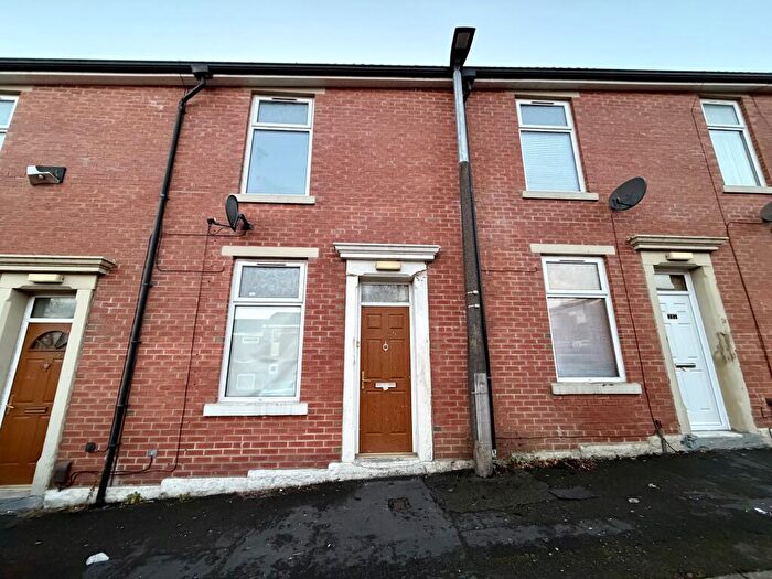 3 Bedroom House To Rent In Lawrence Street, Blackburn, BB2