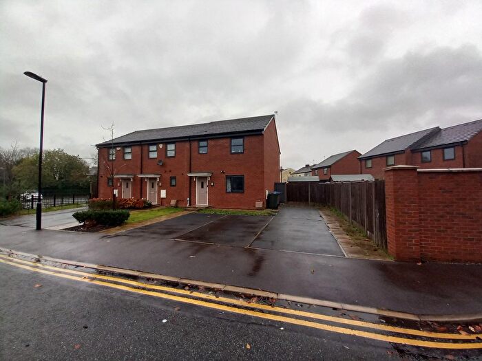 3 Bedroom Semi-Detached House For Sale In Emmott Close, Heywood, OL10