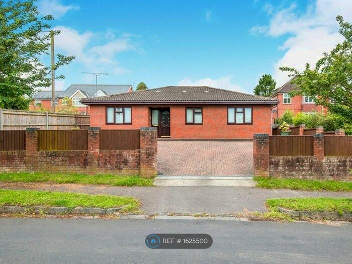 3 Bedroom Bungalow To Rent In Ford Avenue, Chandler's Ford, Eastleigh, SO53