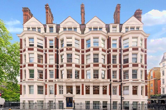 2 Bedroom Flat To Rent In Ridgmount Gardens, London, WC1E