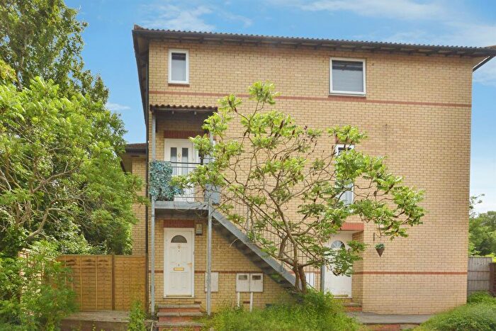 2 Bedroom Flat For Sale In Banktop Place, Emerson Valley, Milton Keynes, MK4
