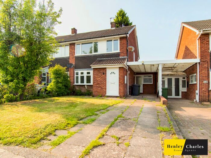 4 Bedroom Semi-Detached House To Rent In Pencombe Drive, Goldthorn Park, Wolverhampton, WV4