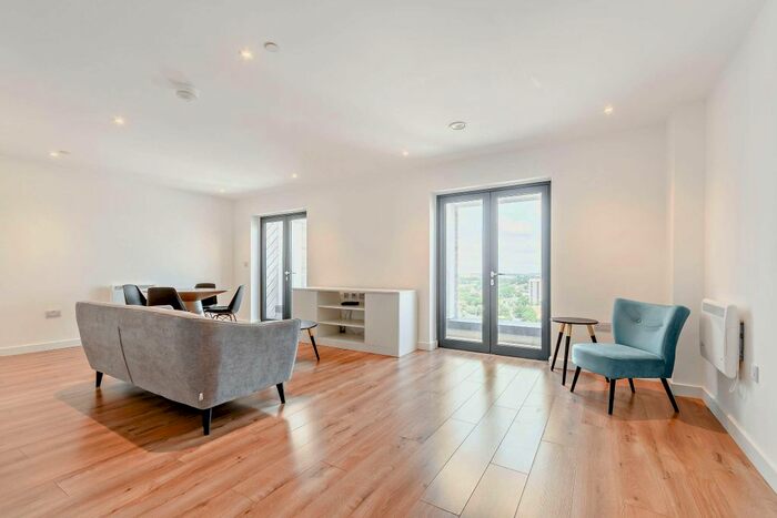 2 Bedroom Flat To Rent In The Lansdowne, Hagley Road, Birmingham, B16