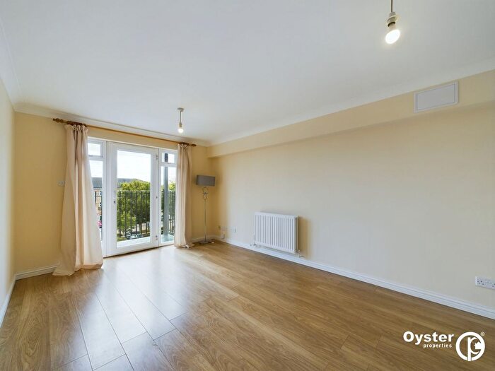 2 Bedroom Flat To Rent In Ribblesdale Avenue, Ripon Court, N11