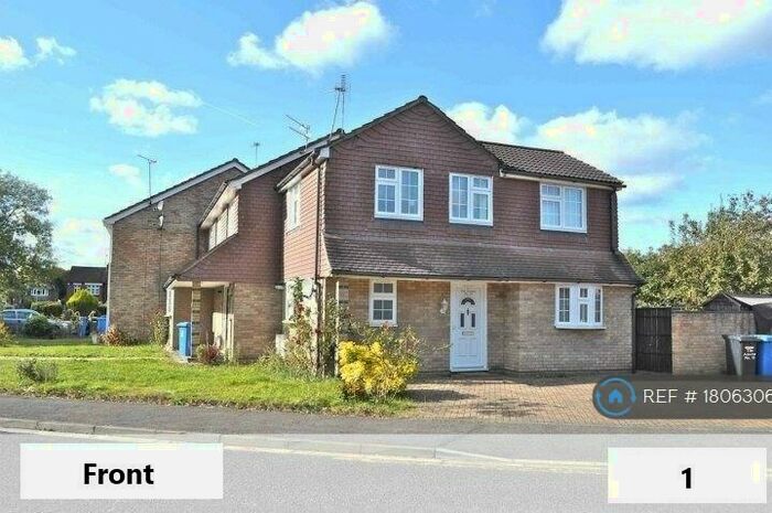 2 Bedroom Semi-Detached House To Rent In Langdale Close, Maidenhead, SL6