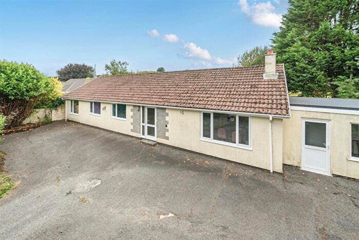 5 Bedroom Bungalow For Sale In Pipers Pool, Launceston, PL15