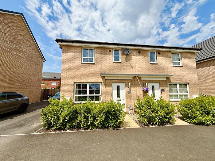 3 Bedroom Semi-Detached House For Sale In Metcalf Road, Rackheath, NR13