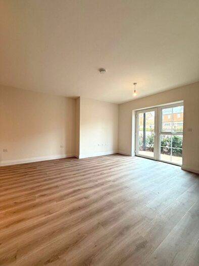 2 Bedroom Flat To Rent In Manor House, Maidenhead, SL6