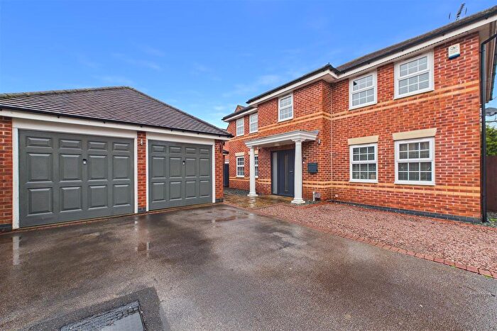 4 Bedroom Detached House For Sale In Oakfield Road, Fernwood, Newark, NG24