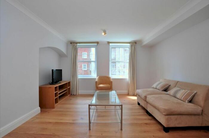 2 Bedroom Flat To Rent In Melcombe Place, Marylebone, London, NW1