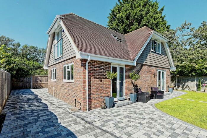 4 Bedroom Detached House For Sale In St. Martins Road, Guston, Dover, Kent, CT15