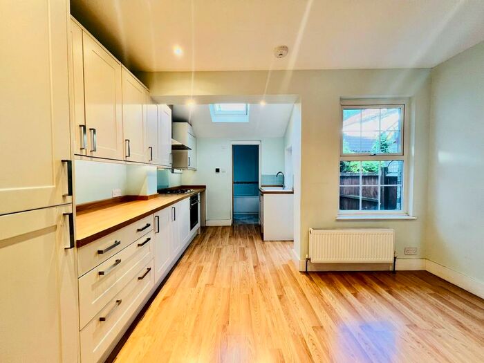 2 Bedroom Terraced House To Rent In Chipping Close, Barnet, Middlsesex, EN5