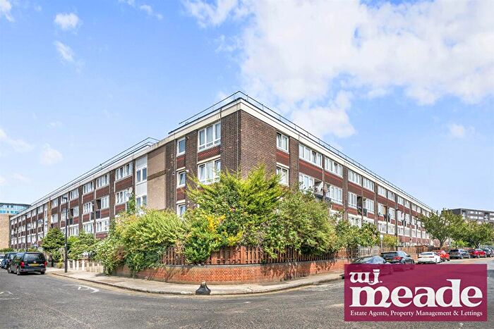 3 Bedroom Flat To Rent In Longnor Road, Stepney Green, London, E1