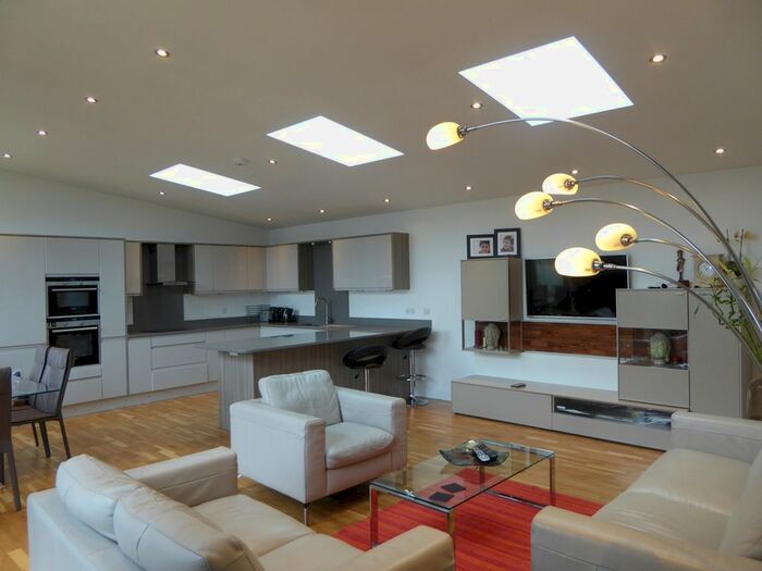 3 Bedroom Detached House To Rent In Eastern Avenue, Reading, RG1