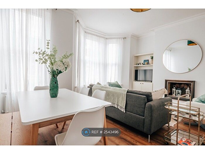 4 Bedroom Flat To Rent In Saltram Crescent, London, W9