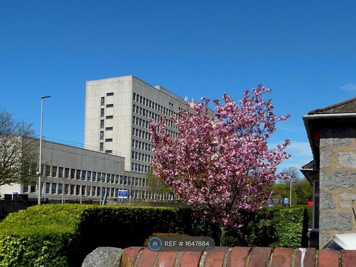 4 Bedroom Semi-Detached House To Rent In King Street, Aberdeen, AB24