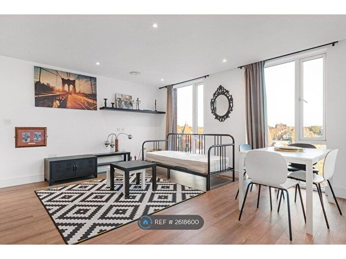 1 Bedroom Flat To Rent In Gaumont Place, London, SW2