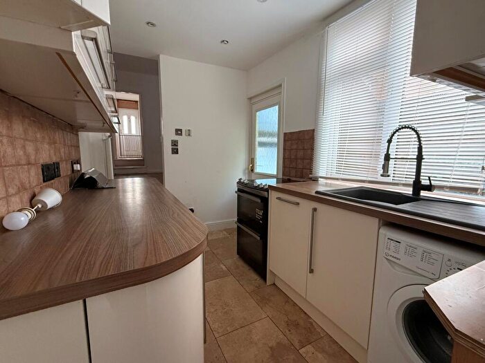 3 Bedroom House To Rent In Milton Road, Luton, LU1