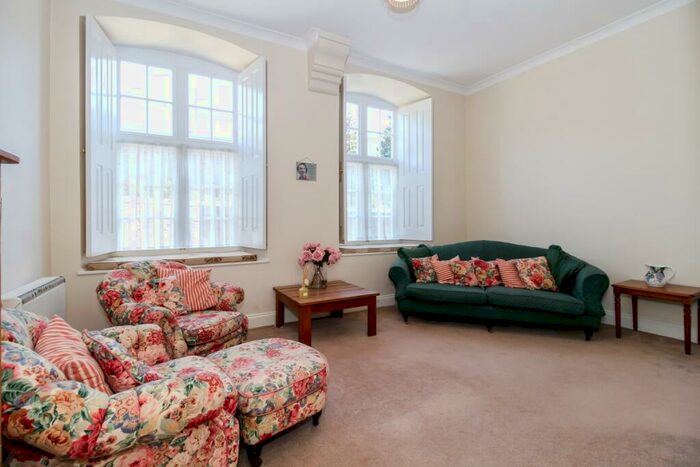 1 Bedroom Apartment To Rent In Bennett Crescent, Cowley, OX4