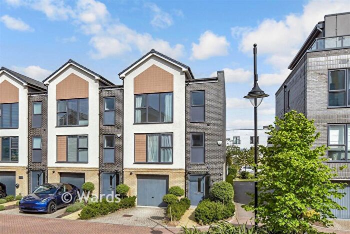 4 Bedroom End Of Terrace House For Sale In Tigris Crescent, Chatham, Kent, ME4