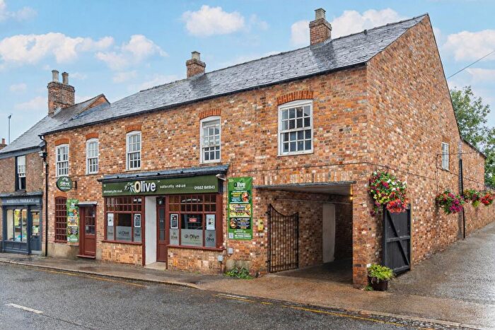 2 Bedroom Apartment For Sale In High Street, Markyate, St. Albans, Hertfordshire, AL3