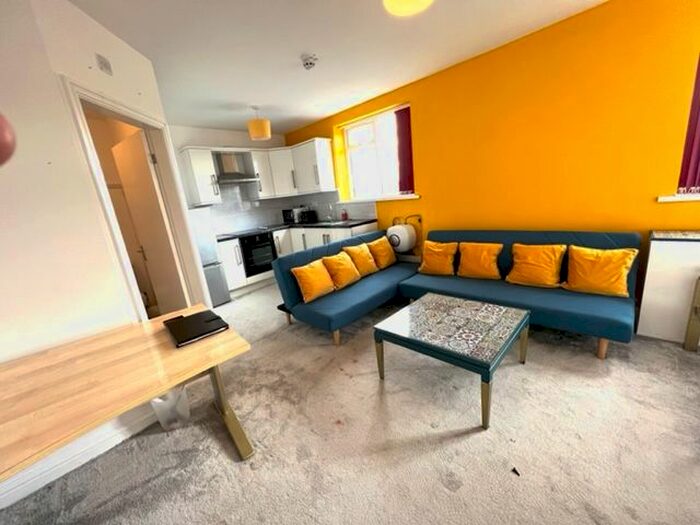 Studio To Rent In Studio, Woodhead Road, Bradford, BD7