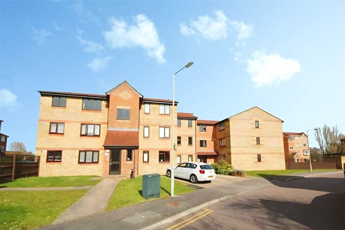 1 Bedroom Flat For Sale In Himalayan Way, Watford, Hertfordshire, WD18