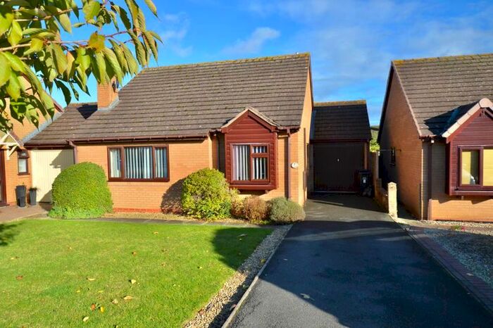 2 Bedroom Detached Bungalow For Sale In Hillside Close, Hampton, Evesham, WR11
